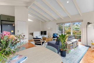 The Balcony - pet friendly! - 2