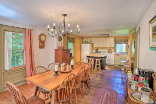 Charlemont Retreat w Fire Pit and EV Charger - 7