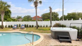7BDR w Private Pool Hot Tub Fire Pit Walk to Beach Tidal Wave by AvantStay - 8