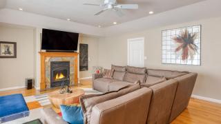 Pool Hot Tub Firepit Game Room Minutes from Sebastopol Russian River Baker Lane Retreat - 7