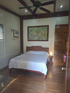 The English Filipina Secret Garden Resort - 0