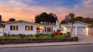 Coastal Retreat with Hot Tub Ocean Views Backyard Fun Newport Oasis by AvantStay - 0