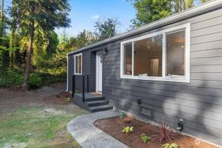 Brand New Modern 4BR2BA Rambler by Super Market - 2