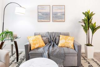 Serene 2BR2BA Single-Floor Home w 3 AC Near Mall - 4