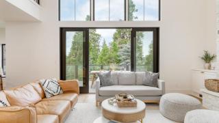 Luxury Retreat 5mins to the Lake Game Room Fire Pit Howlite by AvantStay - 1