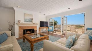 Oceanfront Home Walk to Balboa Pier Scenic Views Balboa Peninsula Point by AvantStay - 8