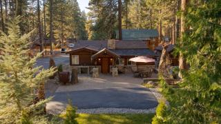 Lake Star by AvantStay Hot Tub Walk to Beach - 7