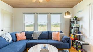 Swan Lake Cottage by AvantStay Views Firepit - 6