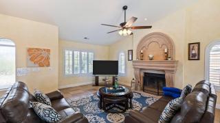 Chardonnay Charm by AvantStay Luxe Group Retreat w Pool Mins to Wineries - 2