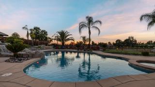 Chardonnay Charm by AvantStay Luxe Group Retreat w Pool Mins to Wineries - 4