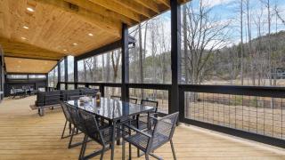 Kings Crown by AvantStay Indoor Pool Hot Tub Firepit Theater All-Season Retreat - 7