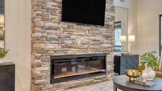 Kings Crown by AvantStay Indoor Pool Hot Tub Firepit Theater All-Season Retreat - 2