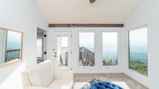 Panorama by AvantStay Unparalleled Views Deck w HotTub Game Room Pool Table - 6