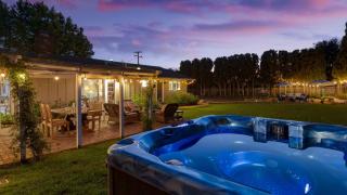 Hummingbird Haven by AvantStay Dog-Friendly Near the Beach Huge YardHot Tub - 9