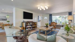 Hummingbird Haven by AvantStay Dog-Friendly Near the Beach Huge YardHot Tub - 1