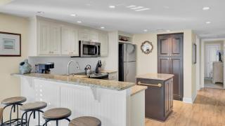 Oceanfront w Pool Beach Access Balcony View 312 B Shipwatch by AvantStay - 6