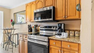 Close to Beach w Patio Resort Amenities The Point at Corniche by AvantStay - 1