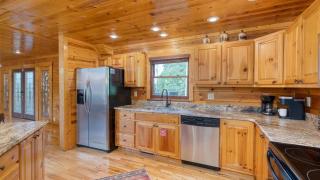 Big Bear Cove by AvantStay Hot Tub Game Room Fireplace Smoky Mtn Views - 1