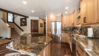 Jupiter Peak by AvantStay Near Deer Valley base w Hot Tub - 4