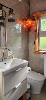 Calm Chaos Maple Bay - 6