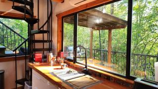 Calm Chaos Maple Bay - 3