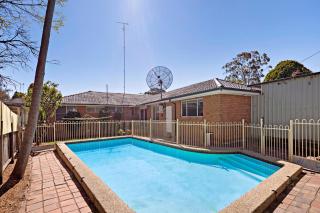 Premium Five Bedroom House with Swimming Pool - 2