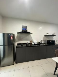 Rosewood Suites at Reizz Residence - 3