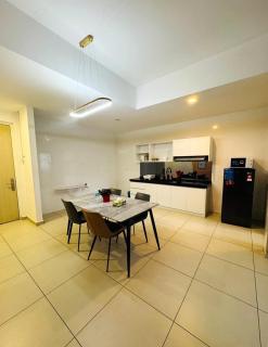 Rosewood Suites at Reizz Residence - 2