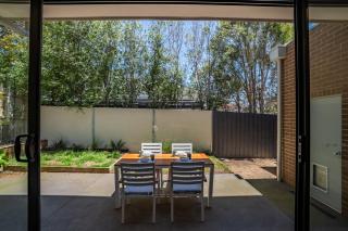 Fresh, Modern Escape, Minutes to the Beach - 3
