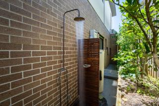 Fresh, Modern Escape, Minutes to the Beach - 5