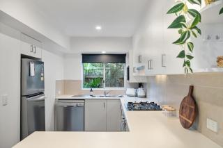 Modern & stylish on Noosa River - 5