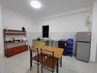 New Condo 4BR 8 Pax Pool Gym - 8