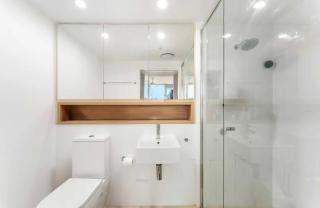 Ensuite in 2bd 2br 1 pk Newstead - 6