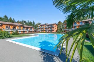 Blu Oltrelago Pool & Lake - Happy Rentals - 0