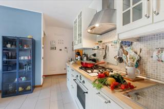 Blu Oltrelago Pool & Lake - Happy Rentals - 6