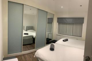 Modern house, sleeps 6, contractors welcome - 9