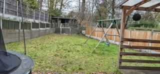 Modern house, sleeps 6, contractors welcome - 1