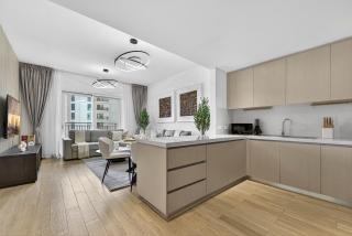 DVH Luxe Retreats, 2BR Yas Island, Ferrari World & Yas Mall - 5