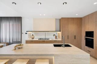 Sans Souci Sanctuary Family Home with AC - 6