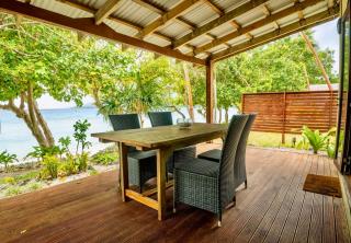 Whispering Palms - Absolute Beachfront Villas - 4