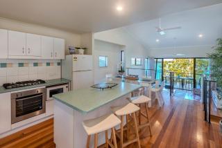 Panorama 5 & Free Buggy Hamilton Island - 3