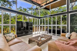 Belle Escapes Rainforest Shore - 0