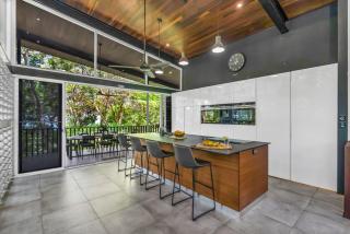 Belle Escapes Rainforest Shore - 2