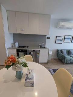 Comfy and warm 2BR Apt at Parkville - 3