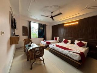 Hotel Indra Palace - Tapovan - 1