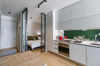 Ellipse Waterfall - Luxe Urban Escape - 6