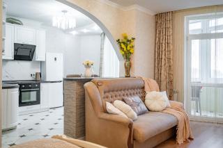 Современная видовая квартира возле Аркадии и парка Победы с балконом - 1