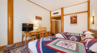 The Silk Road Dunhuang Hotel - 1