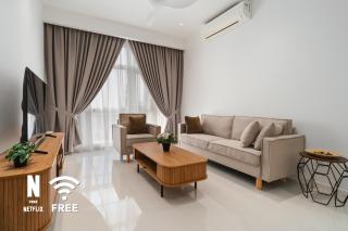 Elegant 2BR Residence at MET 1 - 2