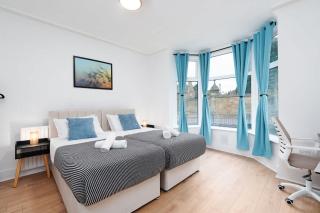 4 Bed 2 Bath sleeps 9 - 0